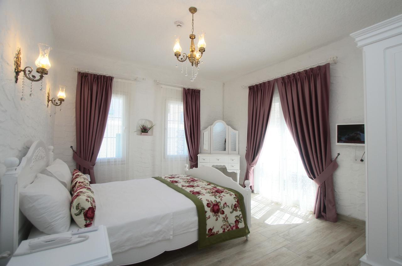 Alya Mou Butik Hotel Çeşme Exterior foto